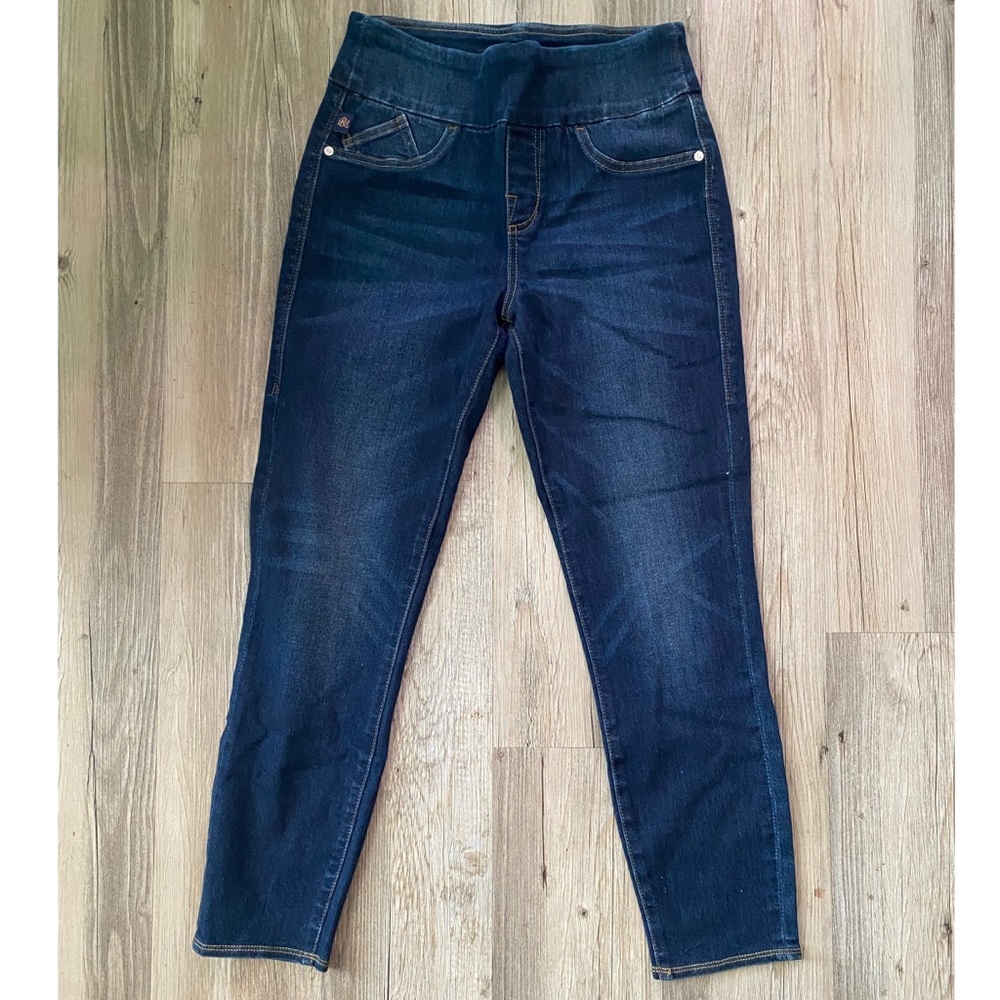 NWOT Rock & Republic Dark Wash Cropped Jeggings